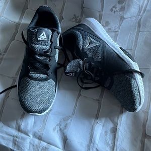 Reebox Flexagon size 12 gray and black like new